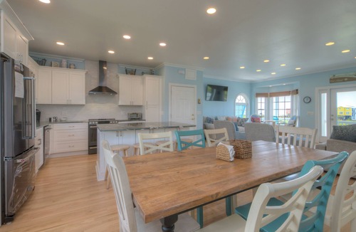 Long Beach House | Oceanfront Oak Island home 'Luck and Laughter' with 5 bedrooms, sleeps 14!