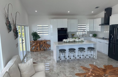 Marathon House | Oceanfront Oasis 3-bedroom house on private Island. Marathon FL