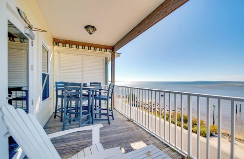 Cedar Key Cottage | Oceanfront Oasis in Cedar Key w/2 Balconies!