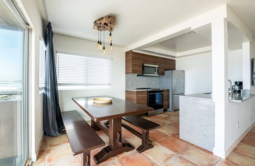 Mission Beach Apartment | Oceanfront Oasis: Step from Your Door to the Sand in San Diego