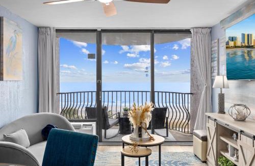 Myrtle Beach Apartment | Oceanfront Oasis Stunning 1BR Suite Steps to Beach