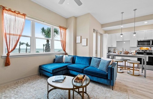 East Daytona Condo | Oceanfront Oasis Daytona Beach 1BR/1BA - Courtyard #324