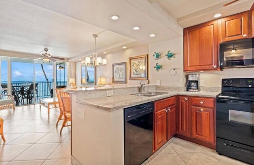 Kihei Condo | Oceanfront Oasis with Captivating Views: Royal Mauian 317 - Make Memories !