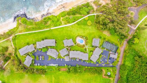 Lihue Apartment | Oceanfront & Oceanview ! Heated Pool ! Fully Renovated ! Walk to Lydgate Beach