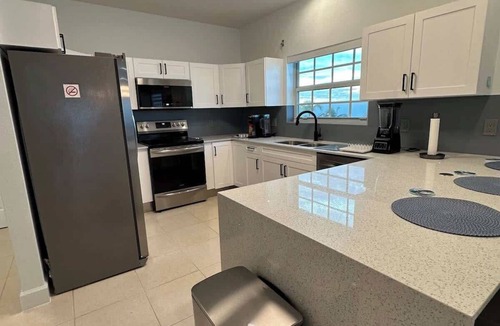 Colliers Bay Condo | Oceanfront Paradise – 2BR Oceanfront Condo | Pools, Beach & Amenities