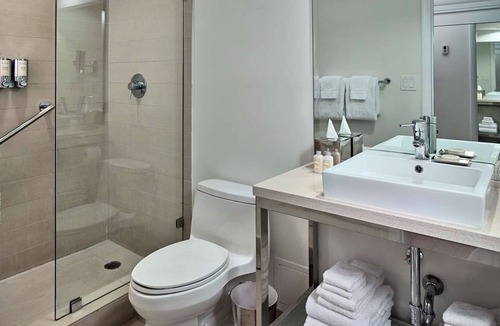 East Fort Lauderdale Hotel | Oceanfront Pool Stay, Walk to Family Attractions & Dining Spots