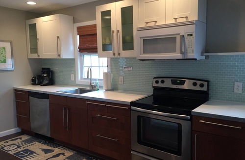 Matunuck Cottage | OCEANFRONT! Priv beach w/amazing views, A/C, Skydeck, Stream TV, Great Memories!