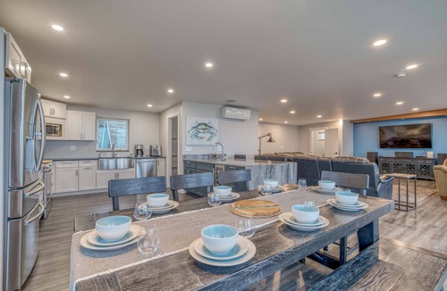 Rockaway Beach House | Oceanfront Private Beach Access Fenced Yard Dog OK