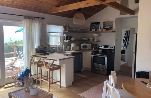 Montauk Cottage | Oceanfront, Private Beach, Outdoor Shower, Indoor Heated Pool, Wifi, Grill