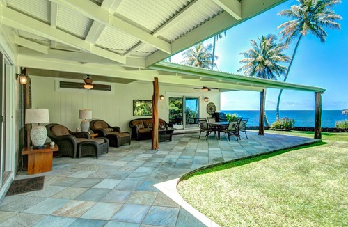Hilo House | Oceanfront Promontory w/Stunning Views & Luxury Accommodations. Walk to Beach!