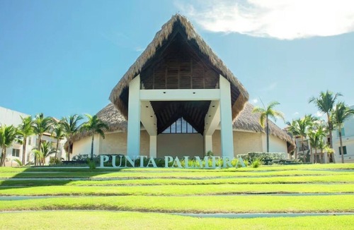Punta Cana Village Apartment | OCEANFRONT Punta Palmera ~1 BR apt. with KITCHENETTE & Private Beach