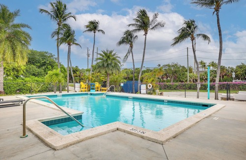 Florida Keys Apartment | Oceanfront Resort Studio w/Pool on Long Key!
