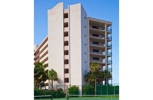 Hutchinson Island South Resort | Oceanfront Resort, Vistana Beach Club, 4th of July Week