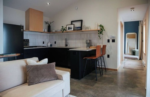 Southwest Cove Cottage | Oceanfront Retreat w/Nordic Sauna & Private Beach Experience