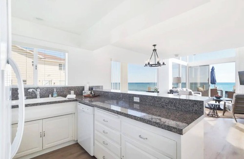 Central Malibu House | Oceanfront Retreat - Perfect For Family Reunions