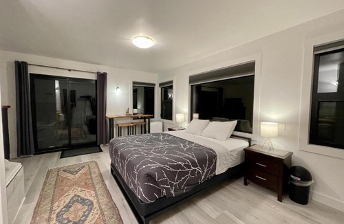 Ucluelet Hotel | Oceanfront Room With Hot Tub & Firepit