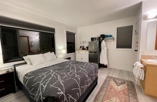 Ucluelet Hotel | Oceanfront Room With Hot Tub & Firepit