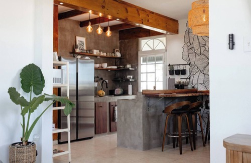 Puente House | Oceanfront Rustic Family Home Fully Equipped for 8