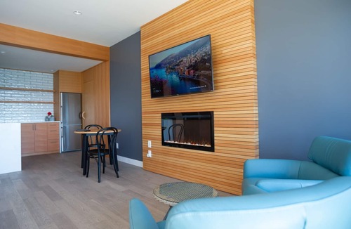 Juan de Fuca Electoral Area Condo | Oceanfront/serene/executive/4bed/4bath/private hottub/firepit wild Pacific views