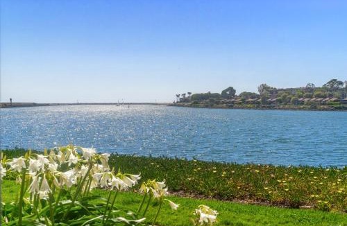 Los Angeles County Apartment | Oceanfront Serenity - 2BR Marina del Rey Luxury Suite
