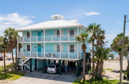 Edisto Island House | Oceanfront Showplace - Island Manor