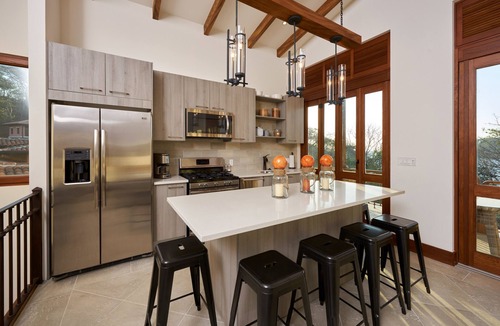 Las Catalinas House | Oceanfront Sleeps 6 Full Kitchen BBQ Pool Balcony - Alouatta Guesthouse