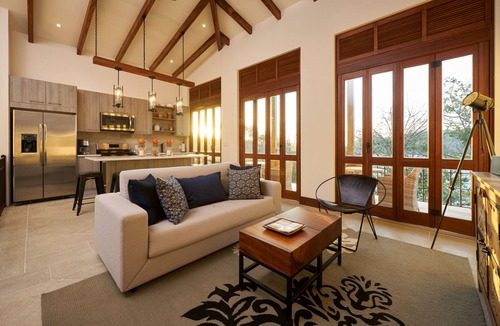 Las Catalinas House | Oceanfront Sleeps 6 Full Kitchen BBQ Pool Balcony - Alouatta Guesthouse