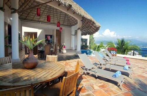 La Punta Villa | Oceanfront staffed villa gated community