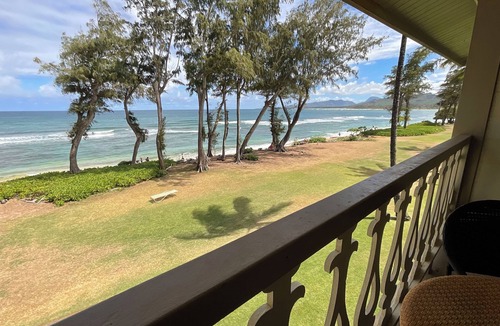 Wailua Apartment | Oceanfront Studio at Islander on the Beach #325