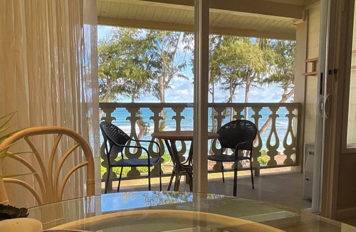 Wailua Apartment | Oceanfront Studio at Islander on the Beach #325
