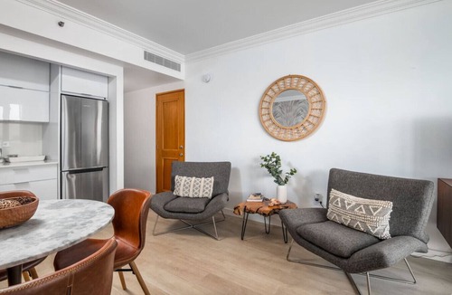 Puerta de Tierra Apartment | Oceanfront Studio · Balcony · Hot Tub