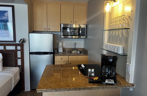 Kahana Resort | OceanFront Studio Kaanapali area perfect for a relaxing getaway!