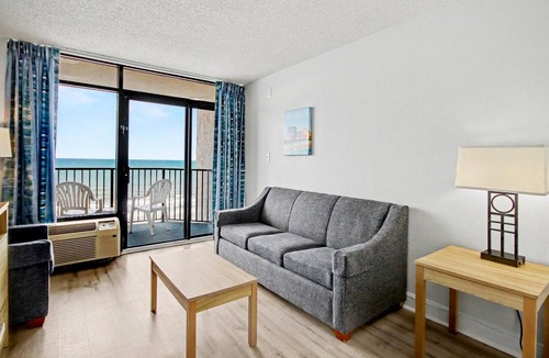 Myrtle Beach Hotel | Oceanfront Suite | Kitchen | Dog Friendly | Pools