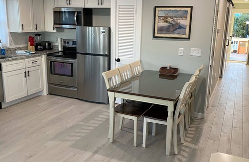 Surfside Beach House | Oceanfront TOES in The SAND Surfside Beach 2br/1ba FREE WiFi