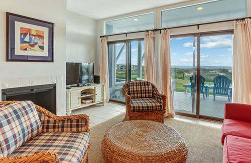 Fernandina Beach House | Oceanfront townhouse with updated kitchen Easy access to the beach; vehicles permitted on beach.