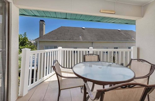 Saint Simons Island Condo | Oceanfront Condo with Balcony, Pool, Beach Access