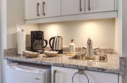 Port Renfrew Cabin | Oceanfront view 2 entertainment areas -Pet Friendly
