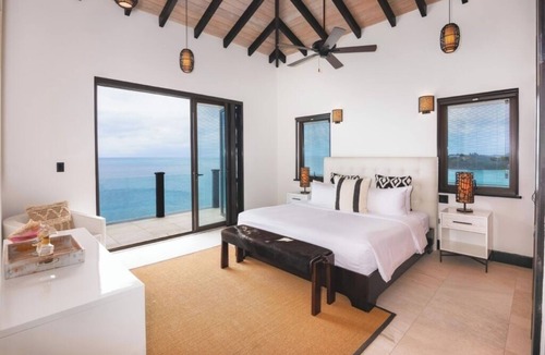 Fryes Beach Hotel | Oceanfront Villa | Indoor & Outdoor Dining | Sunset Views