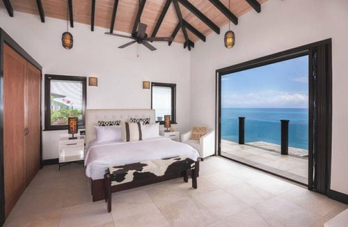 Fryes Beach Hotel | Oceanfront Villa | Indoor & Outdoor Dining | Sunset Views