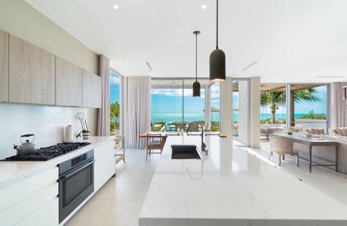 Juba Sound Hotel | Oceanfront Villa w/Private Pool & Panoramic Views | Breathtaking Marine Getaway