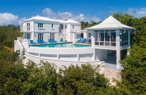 Juba Sound Villa | Oceanfront villa, private beach, kayaks! CONFIRM DATES BEFORE BOOKING