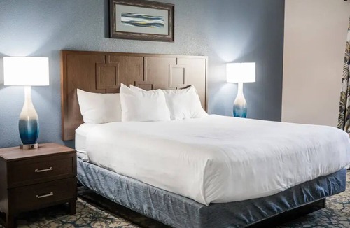 Port Canaveral Resort | Oceanfront Villa with 2 bedrooms and full amenities in sunny Cape Canaveral.