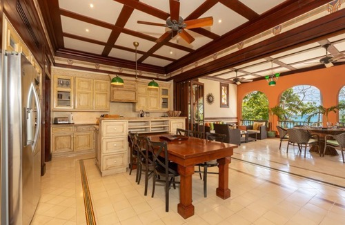 Las Catalinas Villa | Oceanfront Villa with Pool and Beach Club Access - Casa Teja