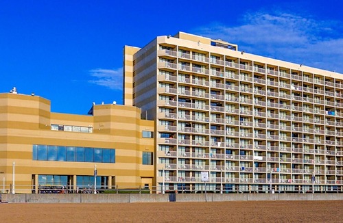 Northeast Virginia Beach Condo | Oceanfront Virginia Beach Quarters Resort 1 bedroom