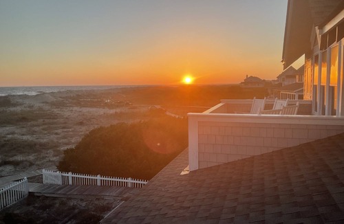 Flora's Bluff House | OCEANFRONT w/DIRECT BEACH ACCESS -Panoramic view w/BHIC and Shoals available