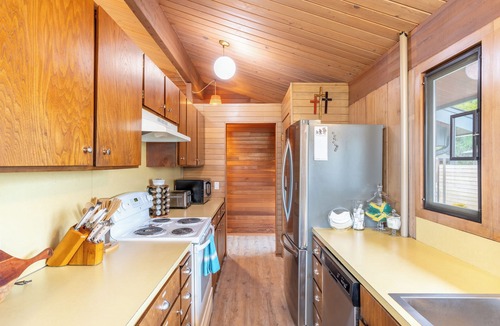 Bells Beach Cabin | Oceanfront w/Game Room, Fire Pit, Panoramic Views | Angels Landing by AvantStay