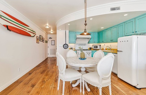 Diamond Head - Kapahulu - St. Louis Condo | Oceanfront w/Sunset Views Condo at the Colony Surf Full Kitchen and Parking