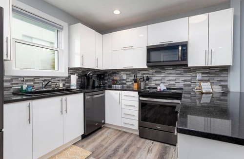 Jacksonville Beach Apartment | Oceanfront w views for grps/families (top floor)