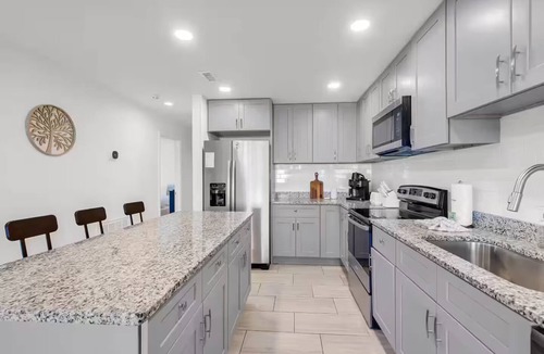 Ocean Drive Villa | Oceanfront w/Private Balcony - Steps to Sand