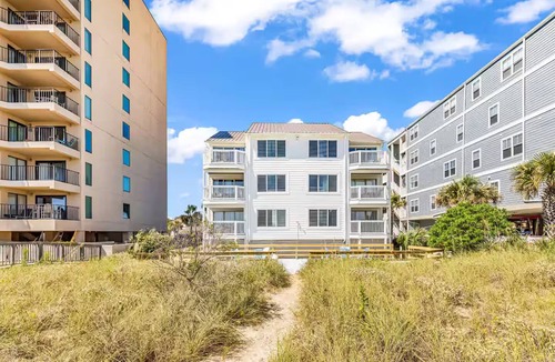 Ocean Drive Villa | Oceanfront w/Private Balcony - Steps to Sand